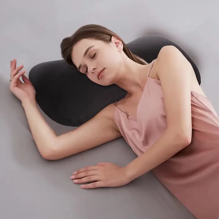Coussin de soutien en microbilles pour le cou