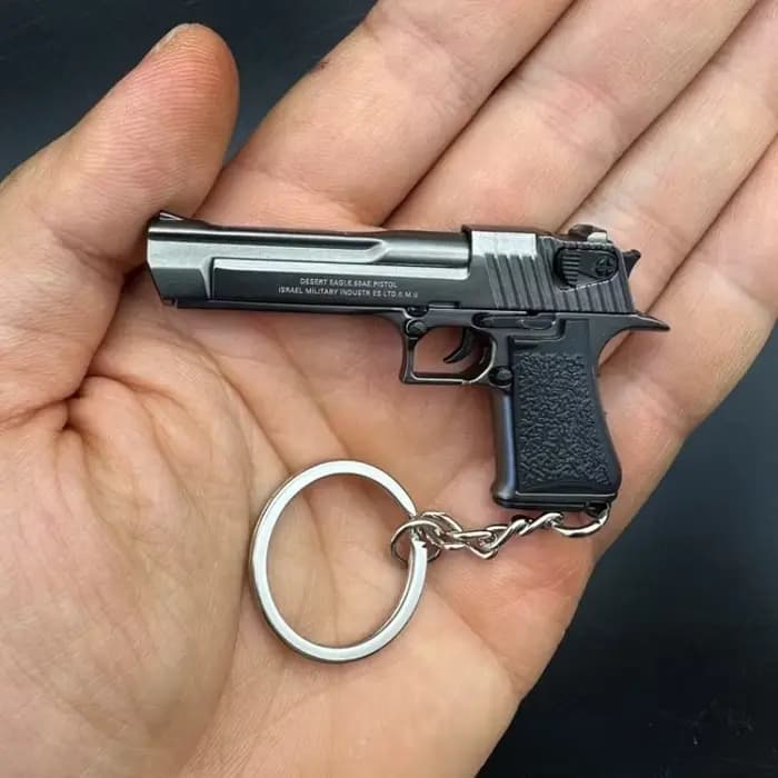Porte-clés pistolet miniature Desert Eagle en alliage, échelle 1:4, modèle d'arme en métal, cadeau de Noël idéal pour adultes et enfants