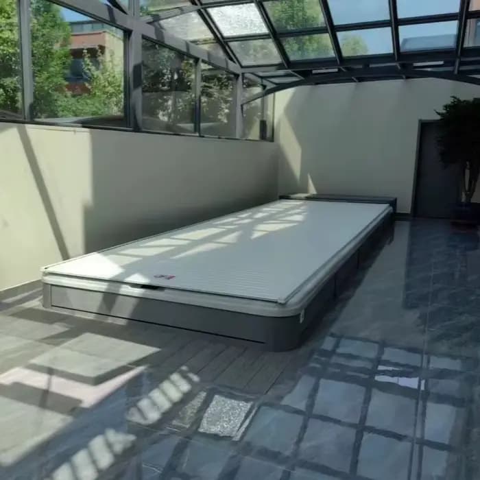 Piscine Spa Extérieure Autoportante de 12 m Certifiée CE, Baignoire Spa à Hydromassage Personnalisée pour Usage Commercial en Extérieur