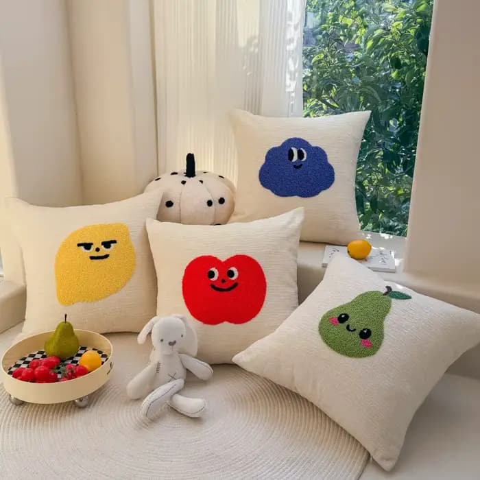 Housses de coussin brodées de fruits de dessin animé mignons, carrées, en chenille de luxe, pour la décoration de la maison, pour canapé, lit, salon, chambre à coucher