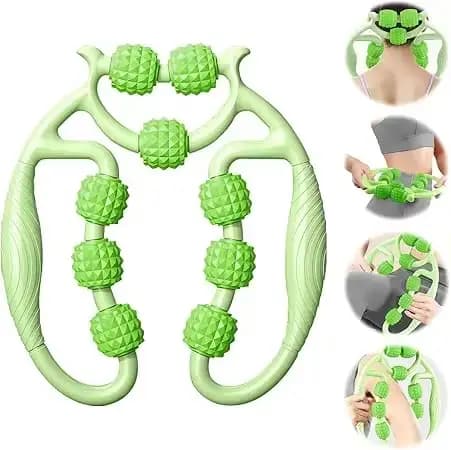 Un rouleau de massage multi-rouleaux à 9 grilles qui roule pour apaiser les muscles