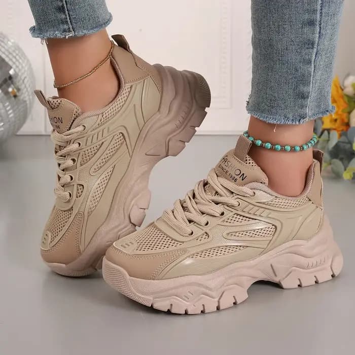 Baskets épaisses pour femmes, chaussures de sport à plateforme de Tennis en plein air, légères de styliste, nouvelle mode 2024