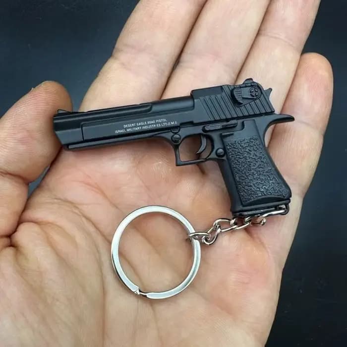 Porte-clés pistolet miniature Desert Eagle en alliage, échelle 1:4, modèle d'arme en métal, cadeau de Noël idéal pour adultes et enfants