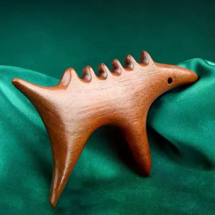Outils de Massage Gua Sha en bois de santal et soie dorée