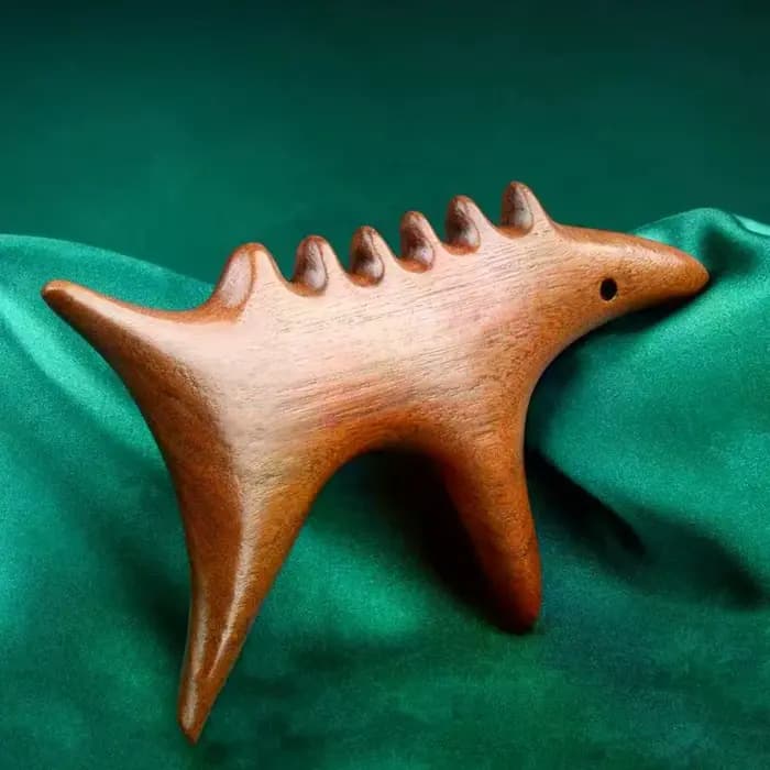 Outils de Massage Gua Sha en bois de santal et soie dorée