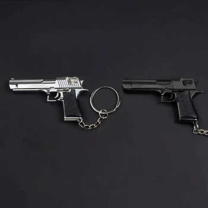 Porte-clés pistolet miniature Desert Eagle en alliage, échelle 1:4, modèle d'arme en métal, cadeau de Noël idéal pour adultes et enfants